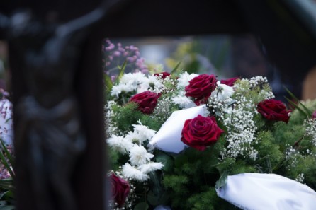 Blumenkranz-frische-Blumen